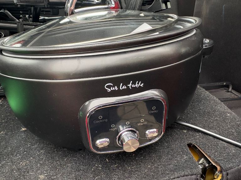 Slow cooker