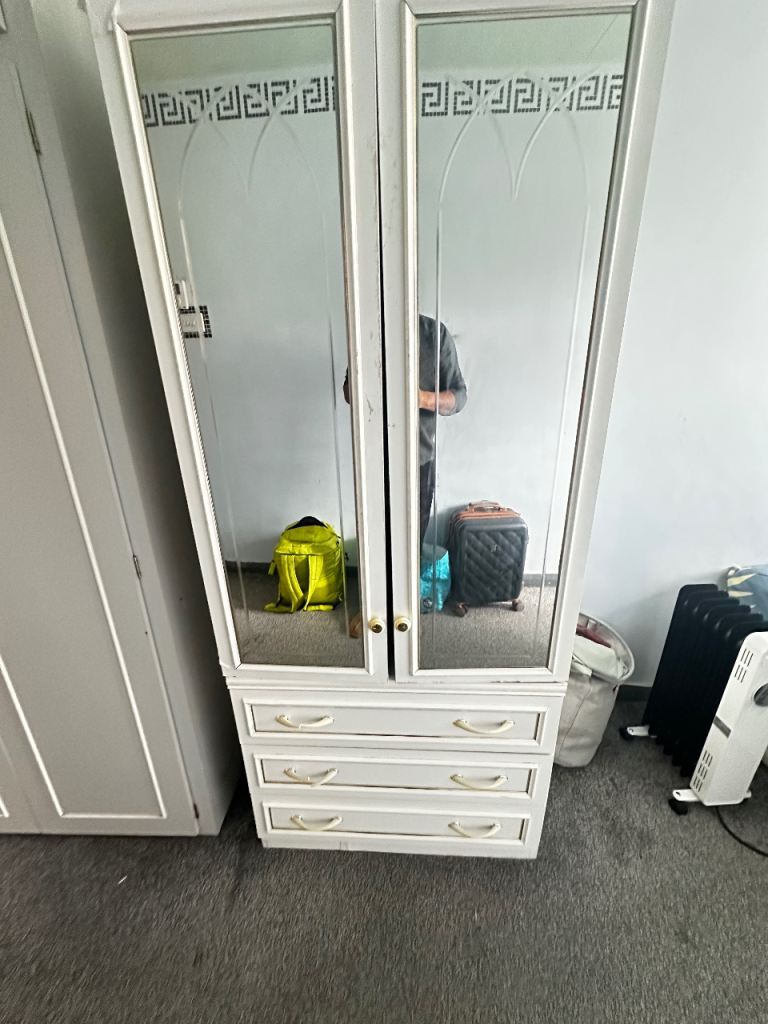 Wardrobe two door 