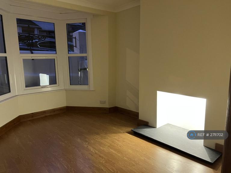 3 bedroom house in Cecil Road, Rochester, ME1 (3 bed) (#2711702)