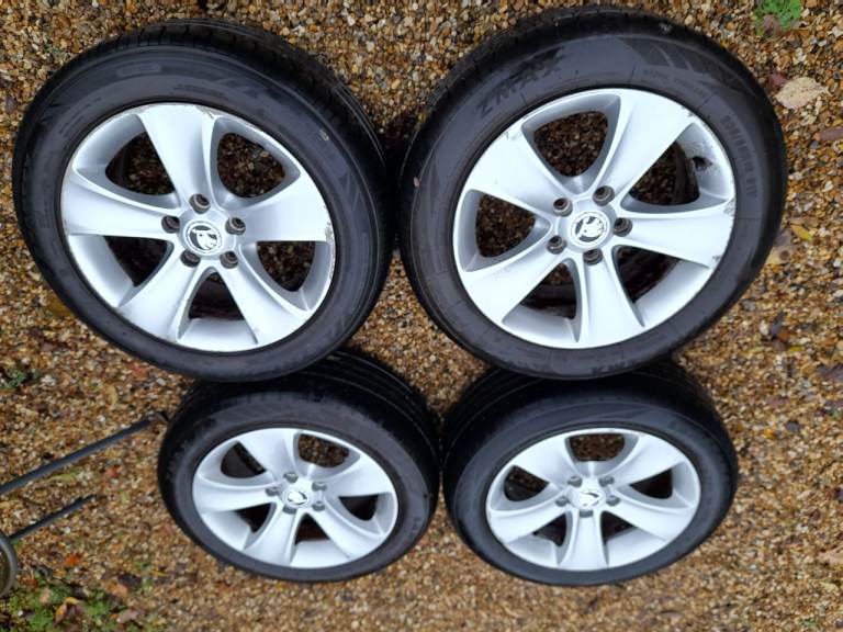 Four Skoda Yeti 16" alloy wheels and tyres, plus space saver wheel included.
