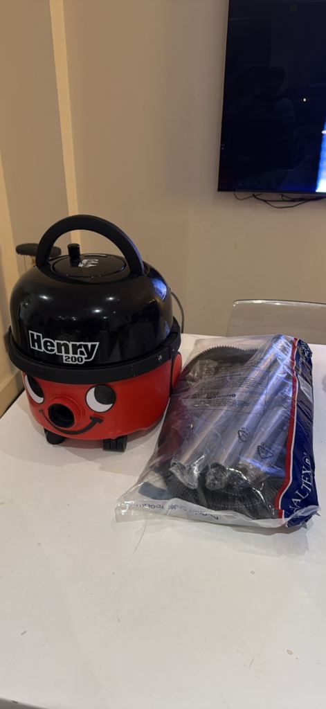 Henry cylinder vacuum cleaner | Refurbished | warranty 