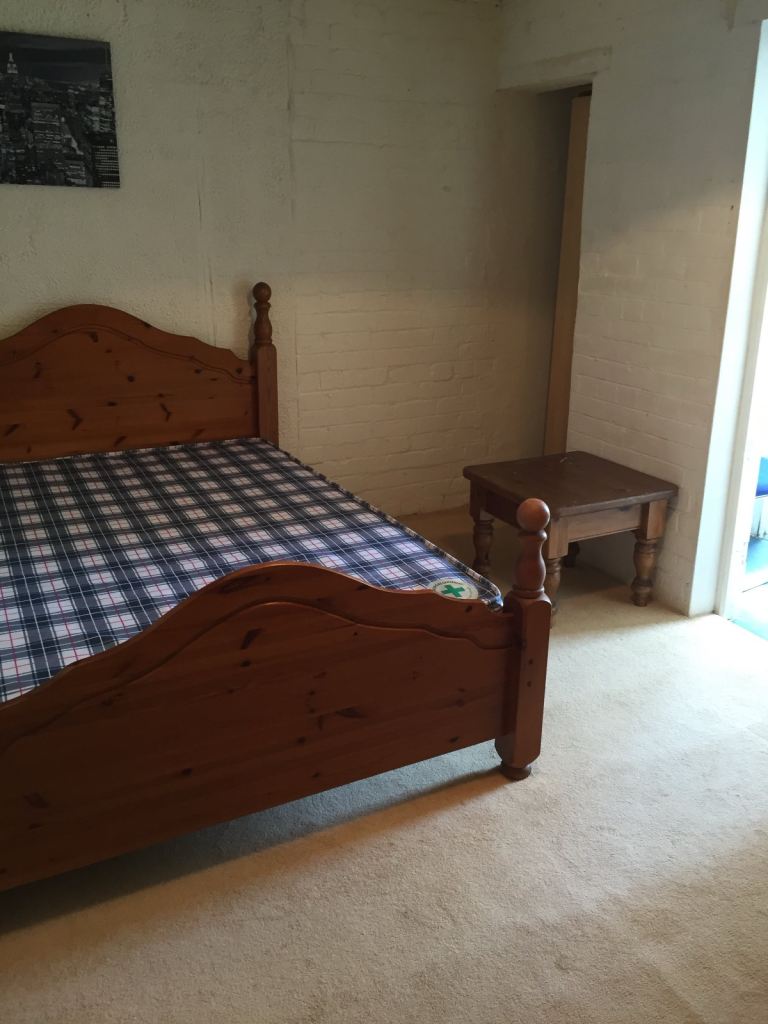 Large Double room inc all bills close to shops & Park