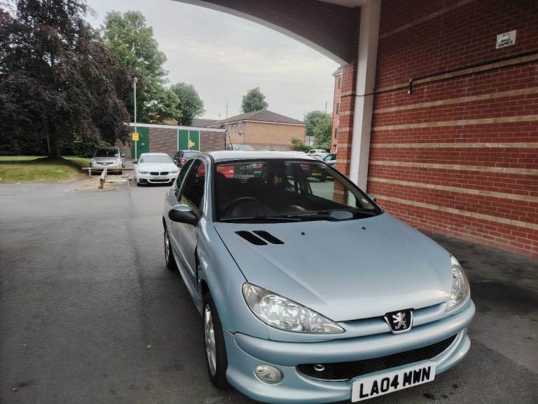 Peugeot, 206, Hatchback, 2004, Manual, 1587 (cc), 3 doors