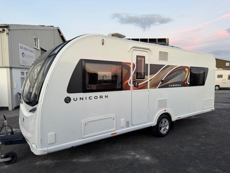 Bailey Unicorn Cabrera / 4 2023