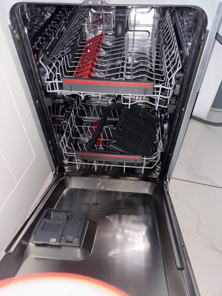 Integrated dishwasher 