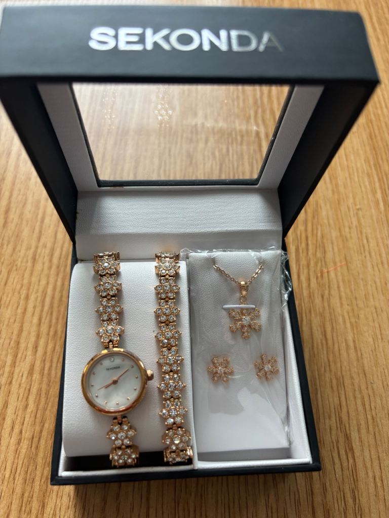 Sekonda watch bracelet necklace and earrings set 