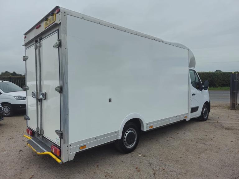 RENAULT MASTER 2.3 LUTON LOLOADER 145 ENERGY BUSINESS 2023