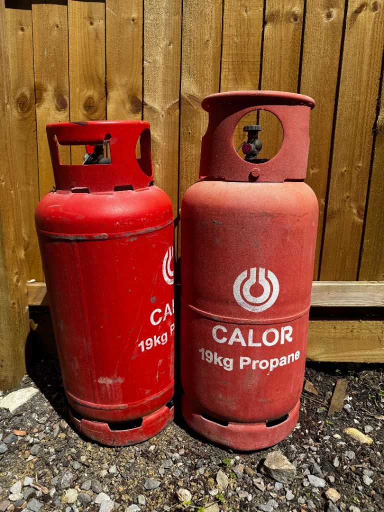 2x empty Calor 19kg gas bottles in Havyatt near glastonbury west pennard 