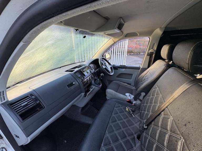 2014 Volkswagen Transporter Transporter T32 Startline TDI BlueMotion Technology Crew Cab DIESEL M...