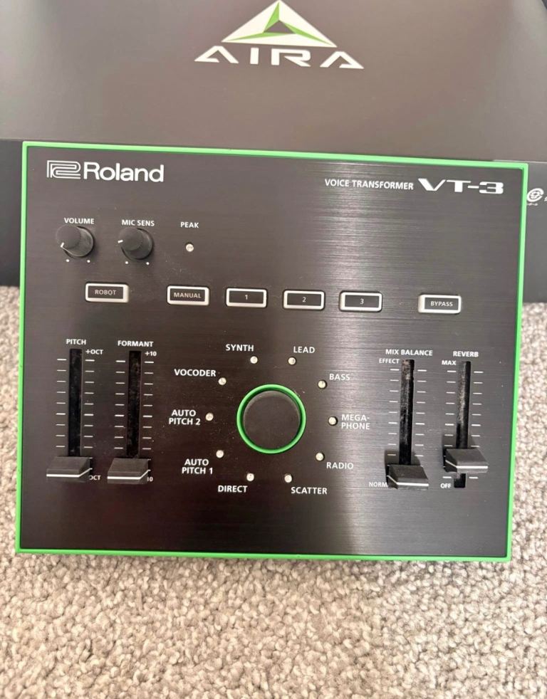 Roland VT-3 Voice Transformer Vocal Effects Processor – New in Box