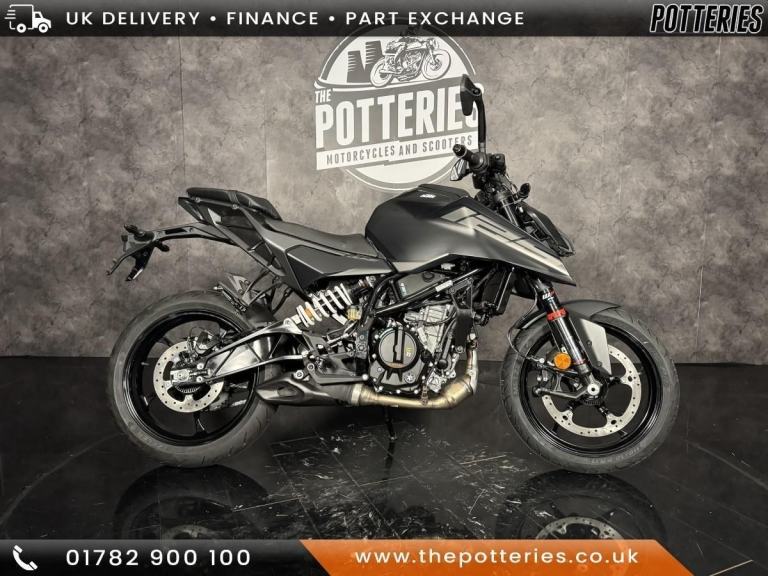 KTM 125 Duke new 2026 model colours now in stock