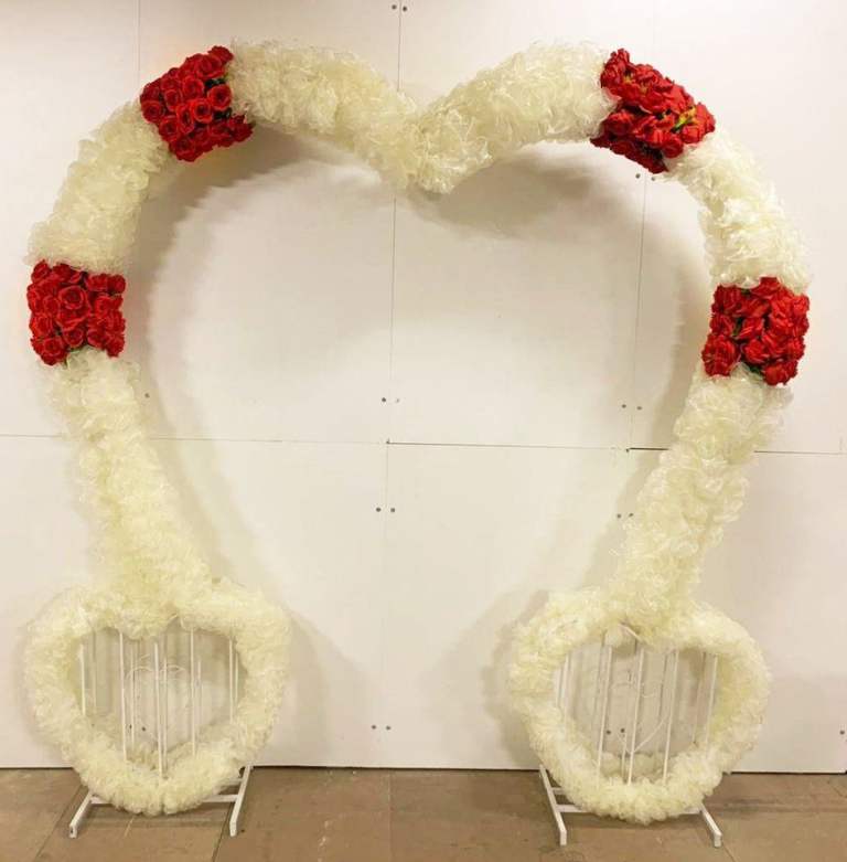 Brand New Extra Large Heart Shaped Flower Arch. Ivory & Red. RRP £999