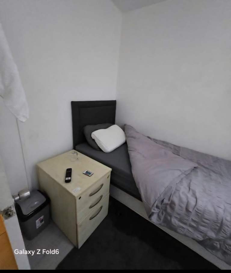SINGLE Private BEDROOM, ROOM FOR RENT, Leeds, LS9 Area 