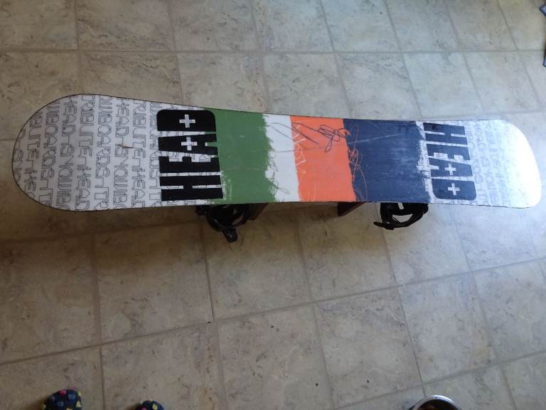 Snowboard and bindings