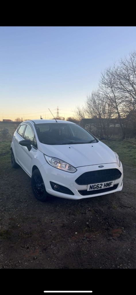 Ford, FIESTA, Hatchback, 2013, Manual, 1241 (cc), 5 doors