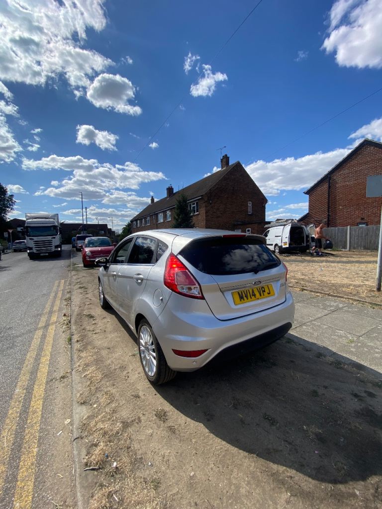 Ford, FIESTA, Hatchback, 2014, Manual, 1498 (cc), 5 doors