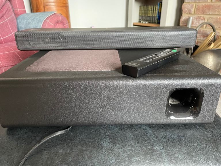 Tv cinema sound bar and sub woofer 