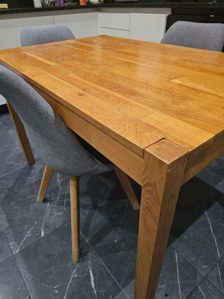 Dinning / Kitchen Table and Four Chairs