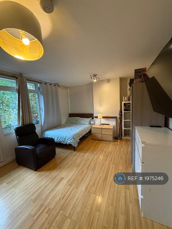 1 bedroom in Bloomfield House, London, E1 (#1975246)