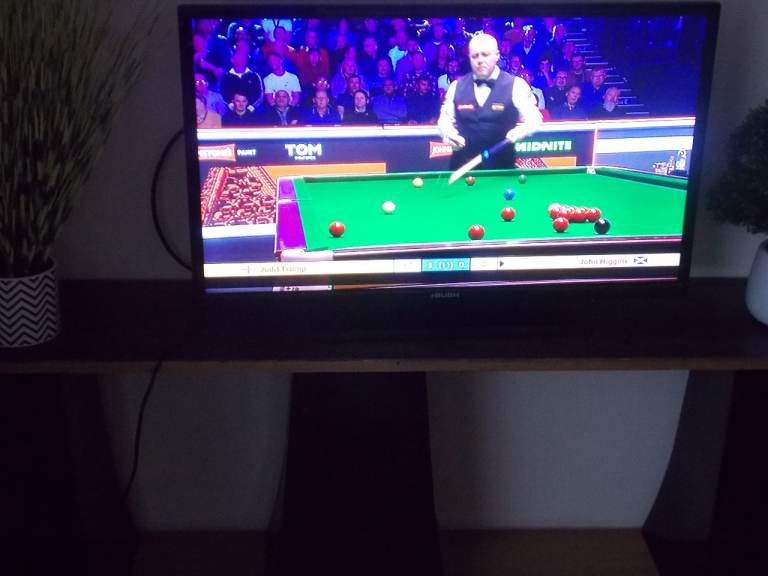 BUSH 32 INCH SMART TV 