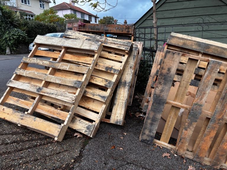 Free pallets 