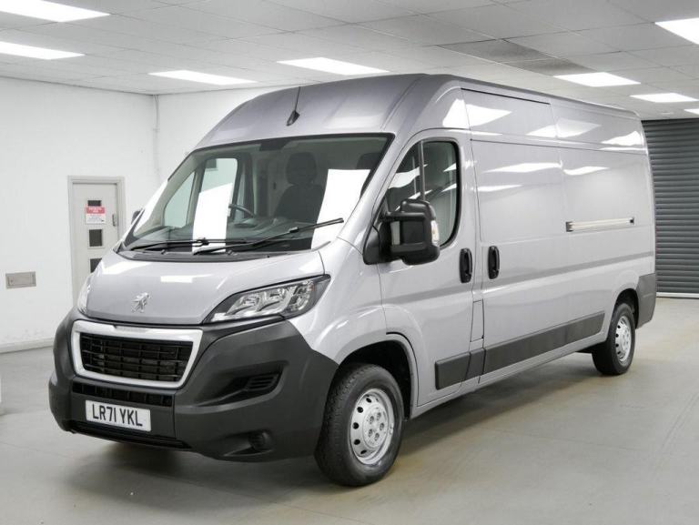 71 PEUGEOT BOXER 335 2.2 BLUEHDI 140 BHP L3 H2 PROFESSIONAL PREMIUM ( SAT NAV )