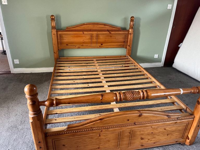 King size Bed, super condition 