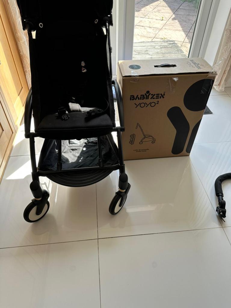 Babyzen yoyo2 with compatible maxi cosi car seat, toddler board, 