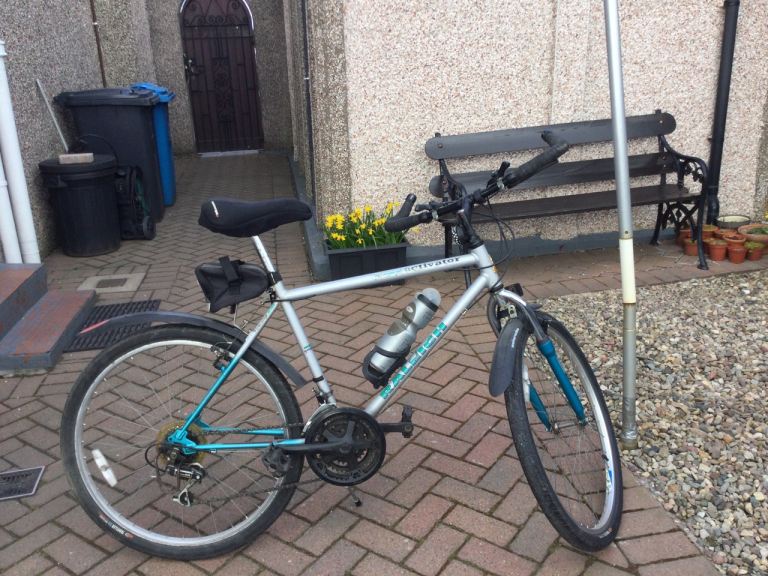 Bicycle ladies/ teenager with extras good condition 