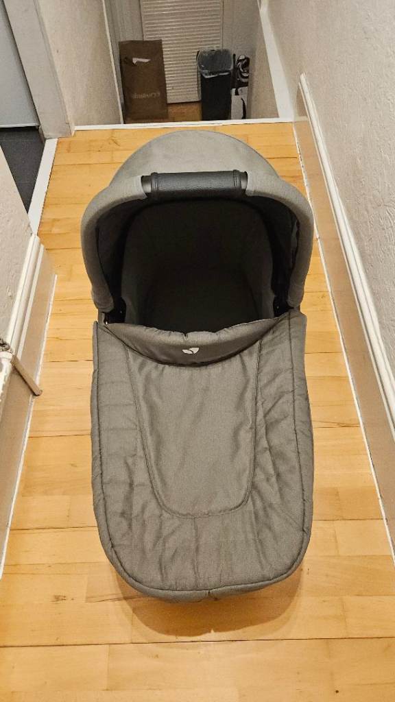 Very good used Joie 3-in-1 Baby Travel System