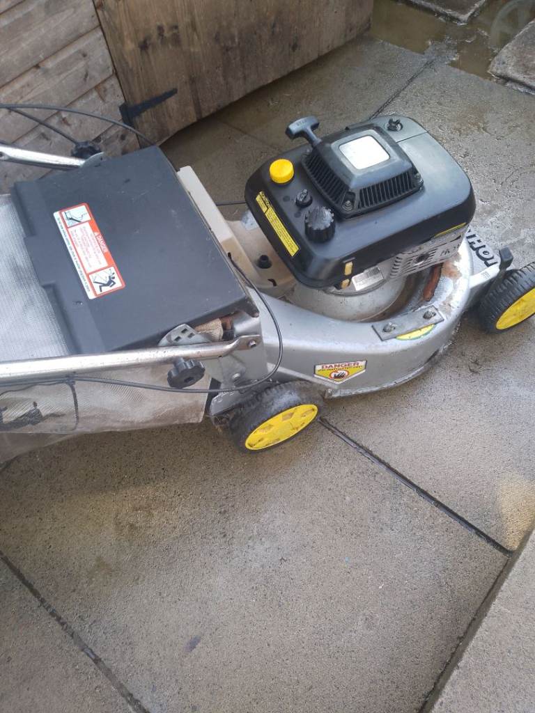21" John Deere self propelled petrol lawnmower 