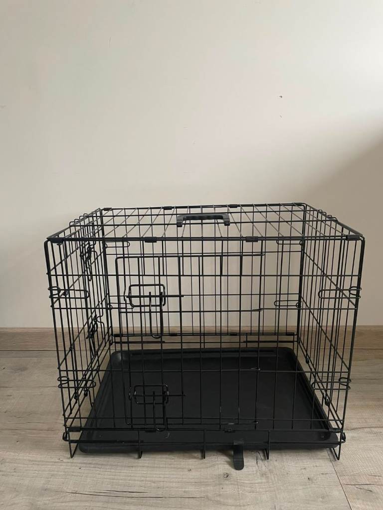 Medium Black Folding Dog Crate with Removable Tray – Brand New