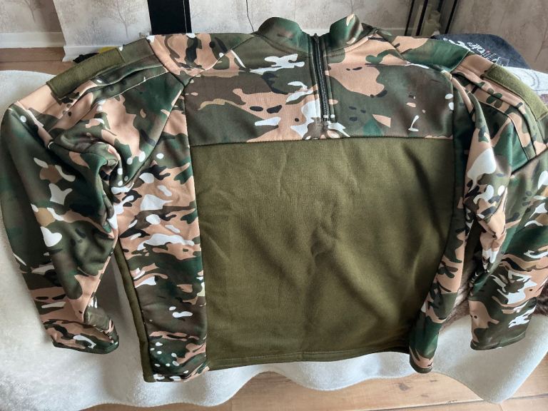 Brand new men camouflage top XL 