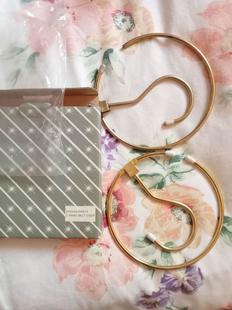 Pack 2 belt hangers new boxed 