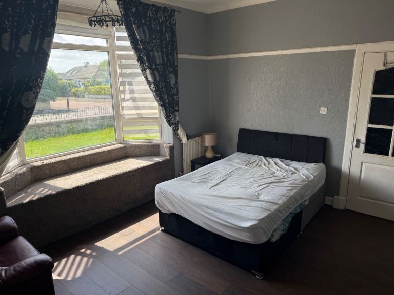 Double bedroom  - G52 2SD Cardonald