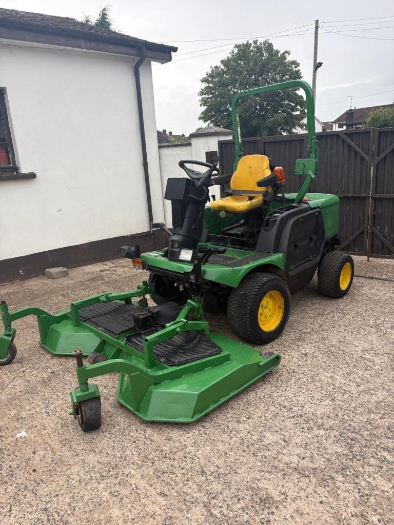 John Deere 1445 Diesel out front mower . Road Registered 