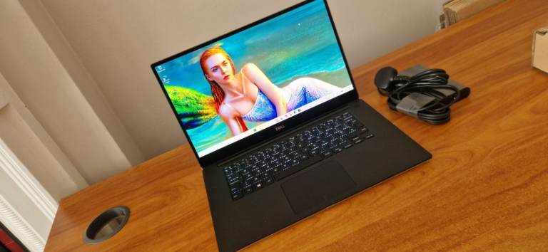 Core i9 4K UHD DELL XPS 15 32GB RAM 1TB NVIDIA 4GB GAMING CAD EDITING AI 3D MODELING Laptop
