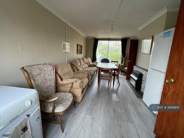 4 bedroom house in Rydal Avenue, Loughborough, LE11 (4 bed) (#2949601)