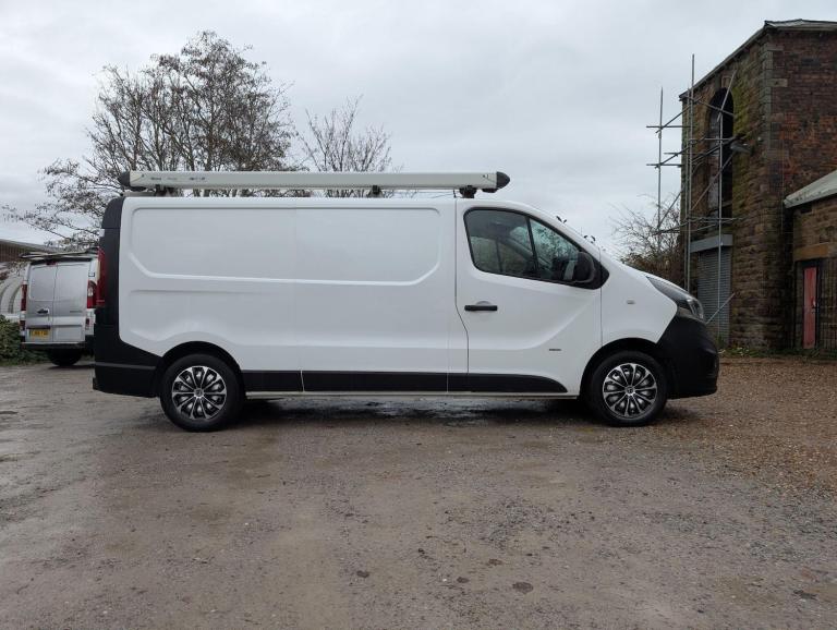 2016 Vauxhall Vivaro 1.6 CDTi 2900 L2 H1 Euro 6 5dr PANEL VAN Diesel Manual