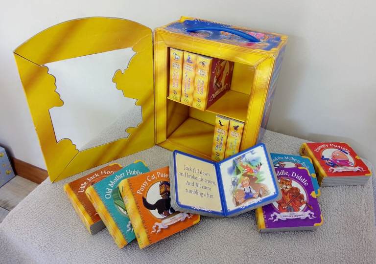 VINTAGE MY LITTLE LIBRARY OF CLASSIC NURSERY RHYMES-12 HARDBACK BOOKS IN A DISPLAY CASE