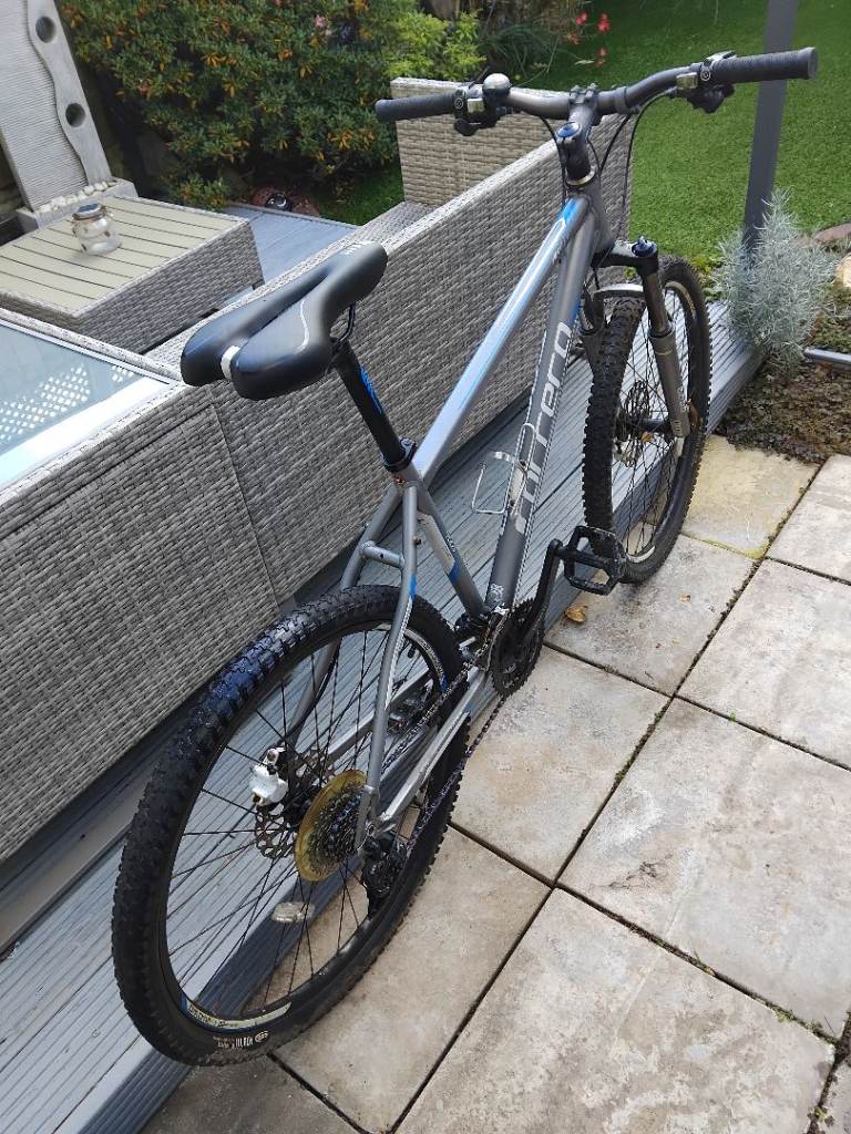 Carrera vulcan mountain bike 
