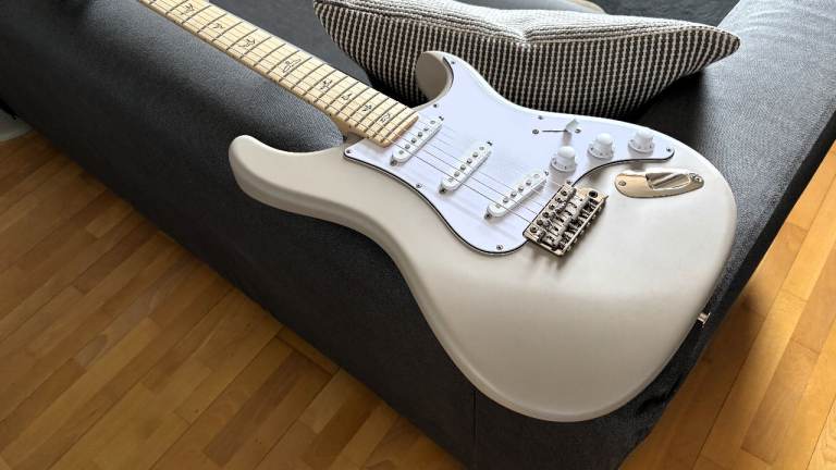 2022 PRS Silver Sky Moc Sand Satin (Maple)