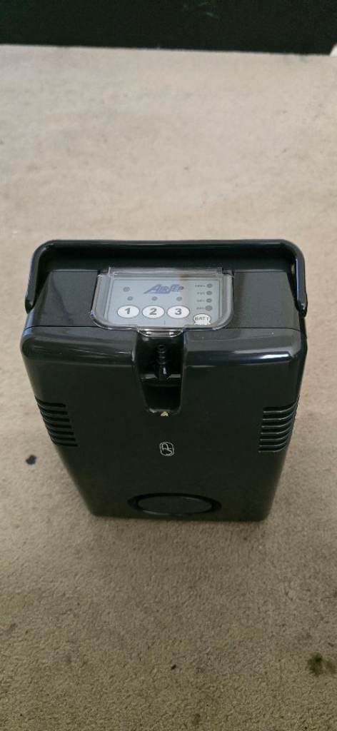 AirSep FreeStyle Portable Oxygen Concentrator - Complete Kit (Barely Used)