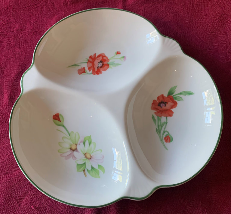 Royal Worcester Beautiful Fine Porcelain Oven to Tableware 26-6 Serving / Snack Dish