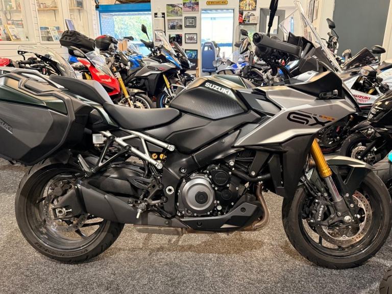 2024 SUZUKI GSX-S1000GX+