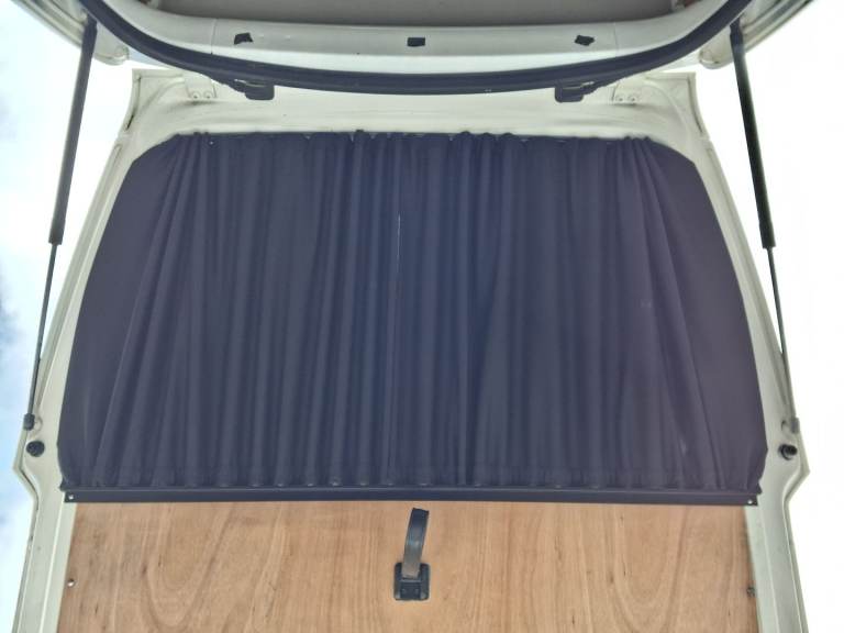 Rear Windscreen Curtains 