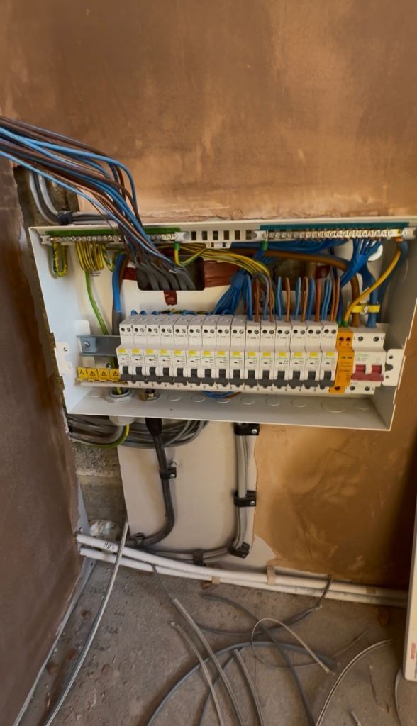 Electrician Leeds - Friendly, Local & affordable 