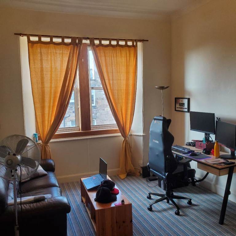Great one bedroom flat to rent, Tollcross, available Feb