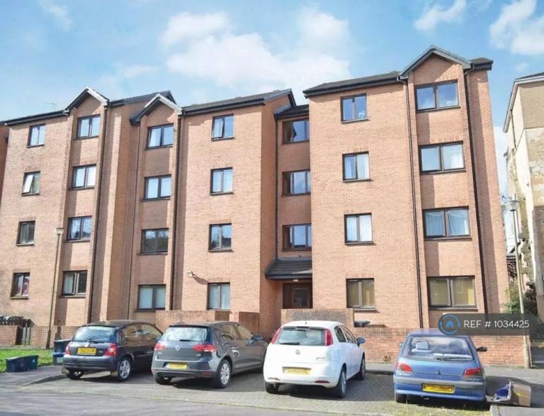 2 bedroom flat in Wallace Court, Stirling, FK8 (2 bed) (#1034425)