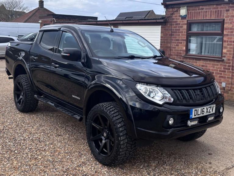 2016 Mitsubishi L200 2.4 L200 Warrior Double Cab DI-D Auto 4WD 5dr Pickup Diesel Automatic